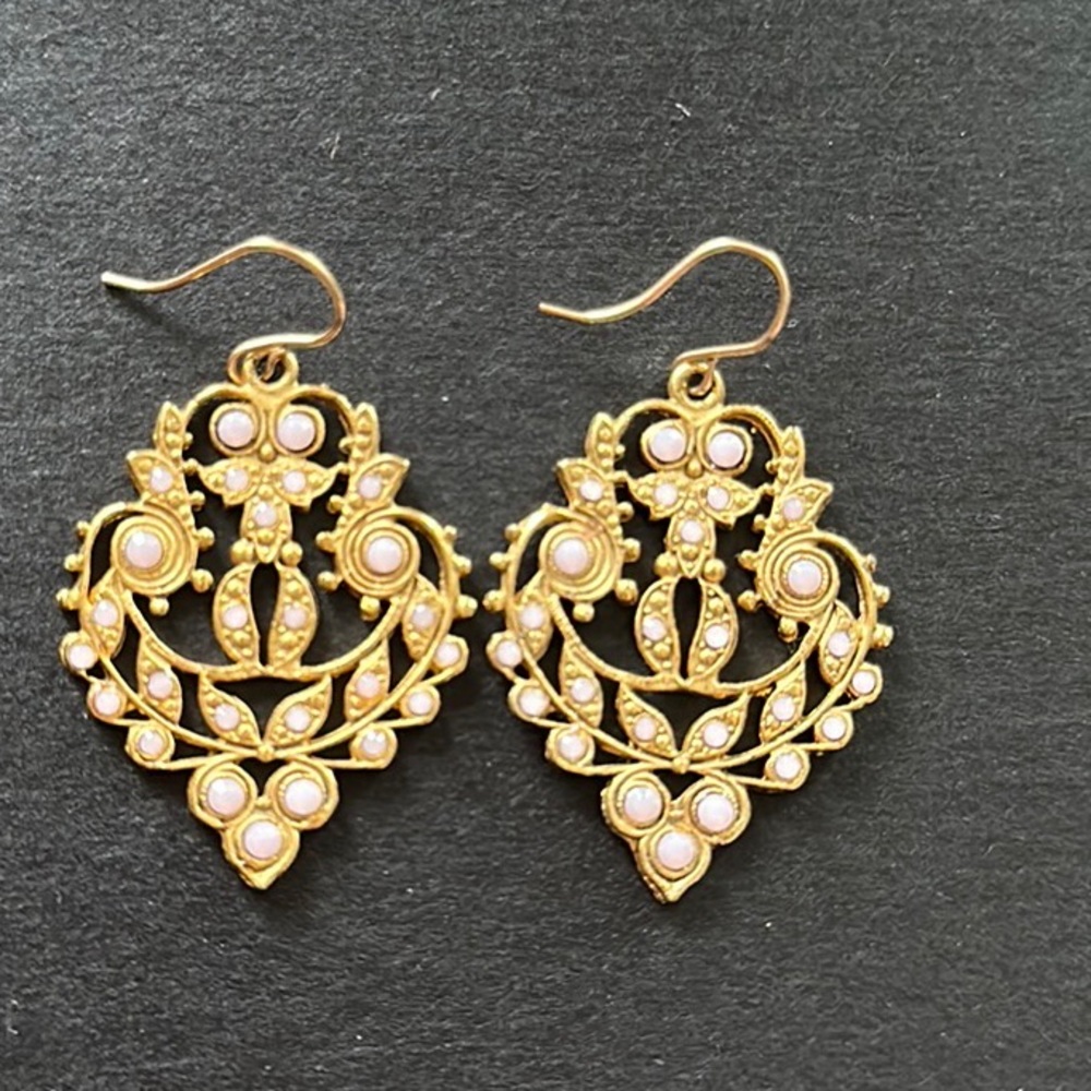 Chandelier earrings